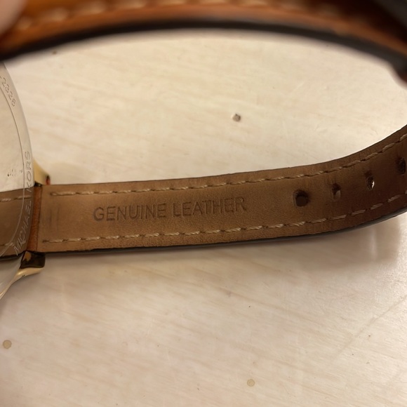 Michael’s Kors Ladies slim leather band watch. New! - Picture 6 of 11